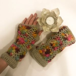 Flower Crochet Handwarmers